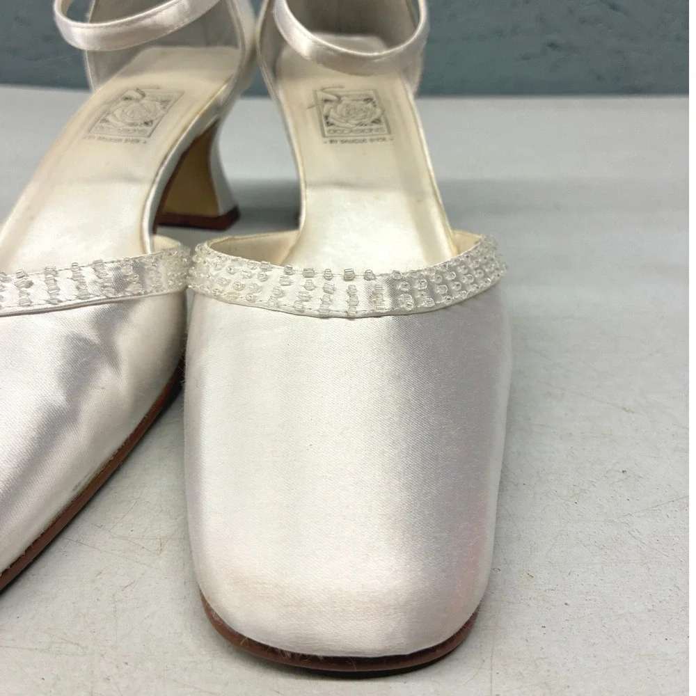 Special Occasions Beaded Satin Pumps Heels Womens 9 Silver Bridal Wedding VTG